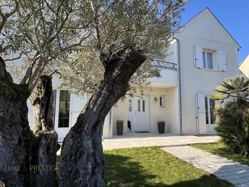 Maison - 183 m² - 6 pièces