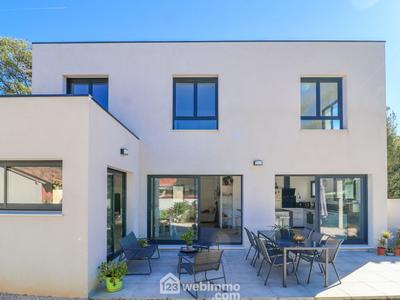 Villa - 141 m² - 5 pièces