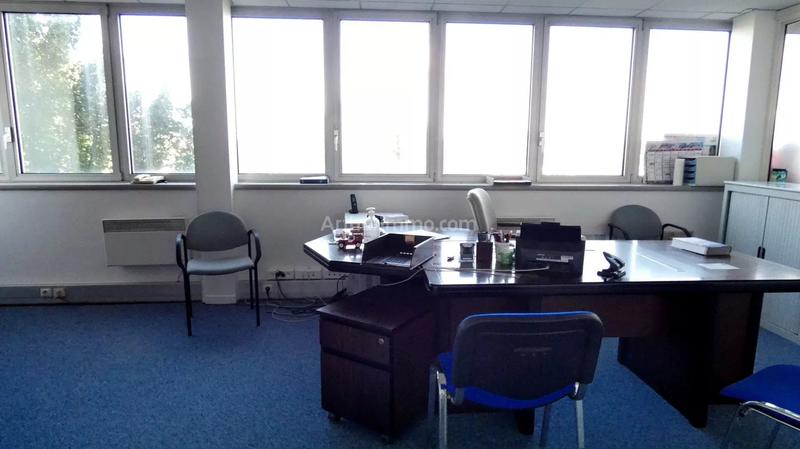Bureau - 146 m² - 3 pièces