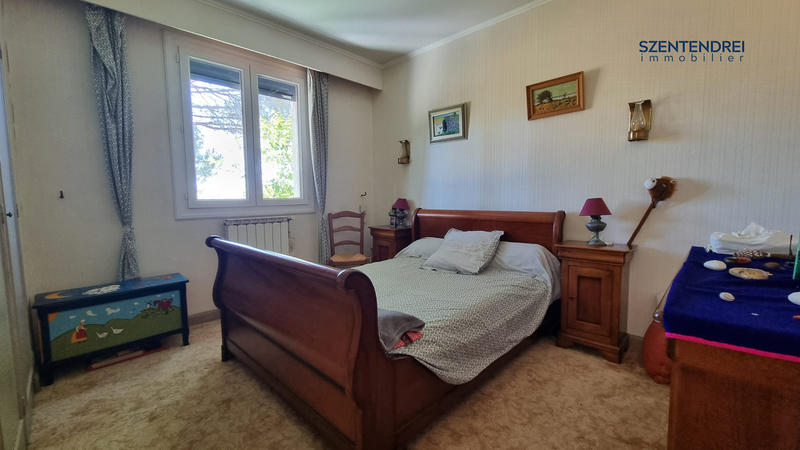 Maison - 180 m² - 7 pièces