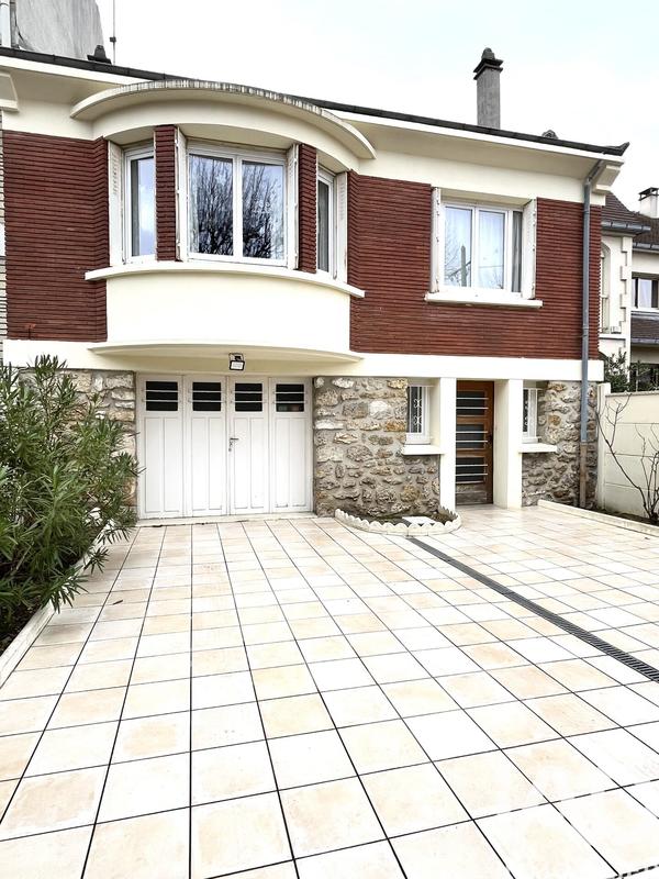 Maison - 140 m² - 5 pièces