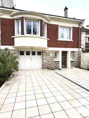 Maison - 140 m² - 5 pièces