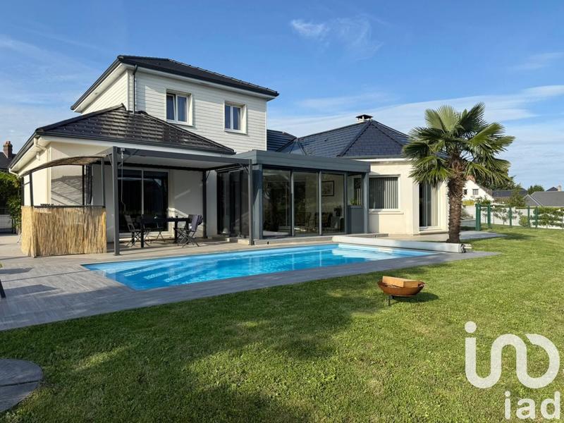 Maison - 210 m² - 6 pièces