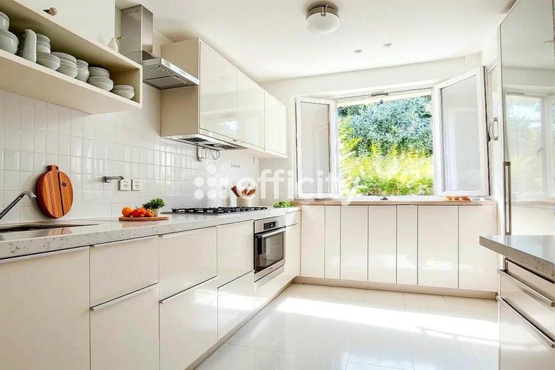 Maison - 98 m² - 5 pièces