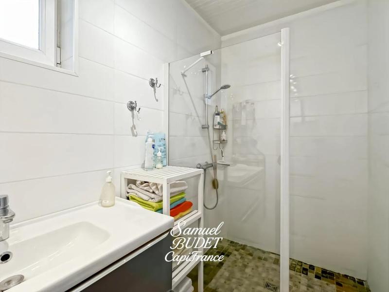 Maison - 230 m² - 7 pièces