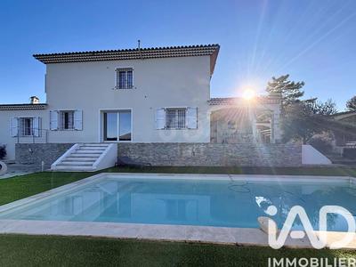 Maison - 251 m² - 7 pièces