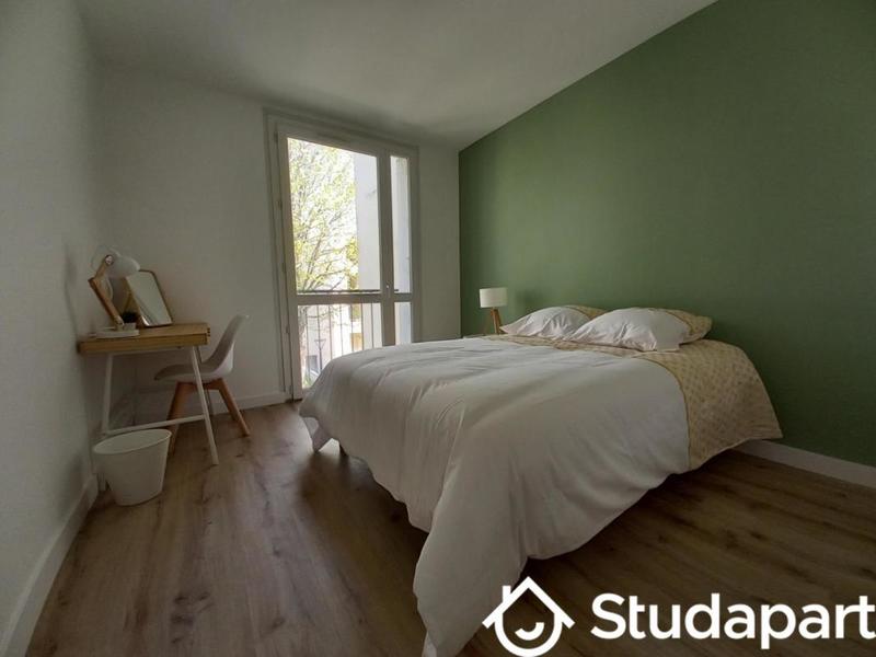 Chambre - 12 m² - 1 pièce