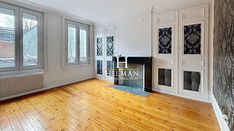 Maison - 230 m² - 11 pièces