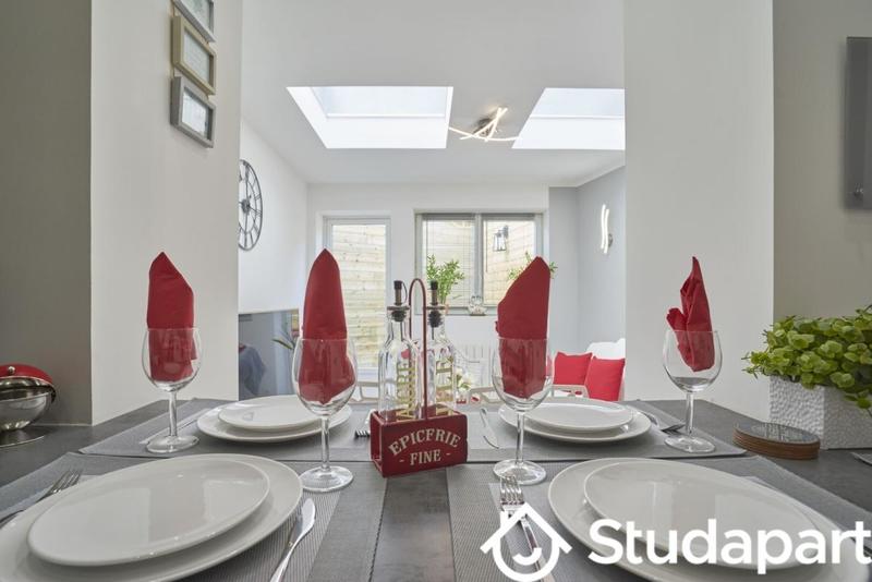 Chambre - 12 m² - 1 pièce