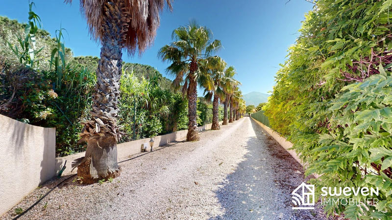 Villa - 278 m² - 10 pièces