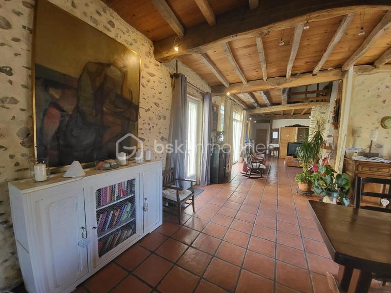 Corps de ferme - 381 m² - 14 pièces