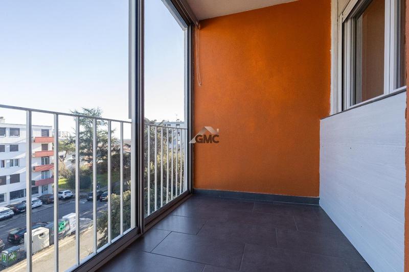 Appartement - 82 m² - 4 pièces