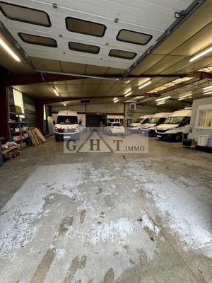 Entrepôt - 850 m²