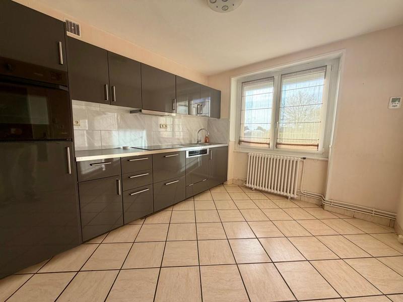 Maison - 90 m² - 5 pièces