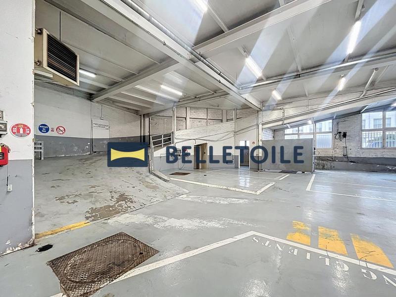 Véhicules - 2 239 m²