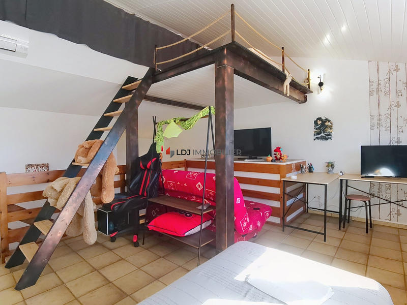 Maison - 196 m² - 5 pièces