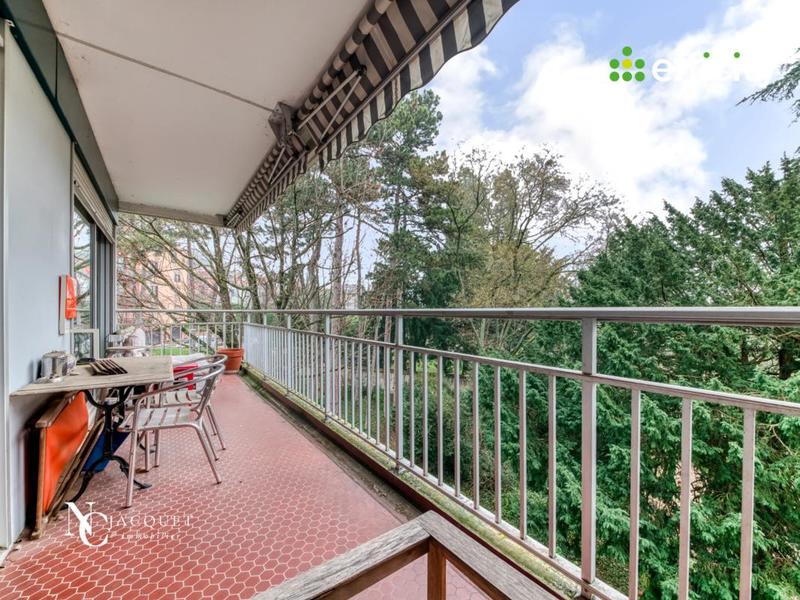 Appartement - 142 m² - 8 pièces