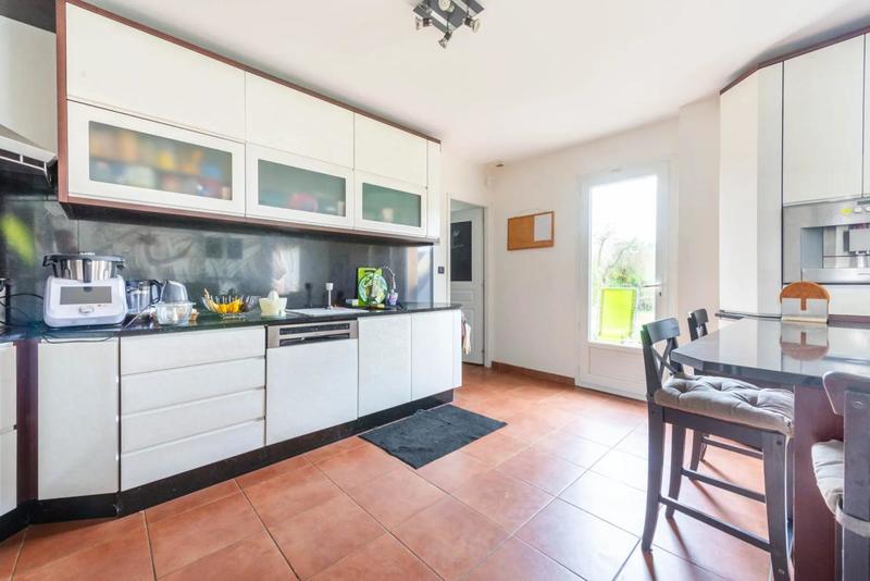 Maison - 200 m² - 8 pièces