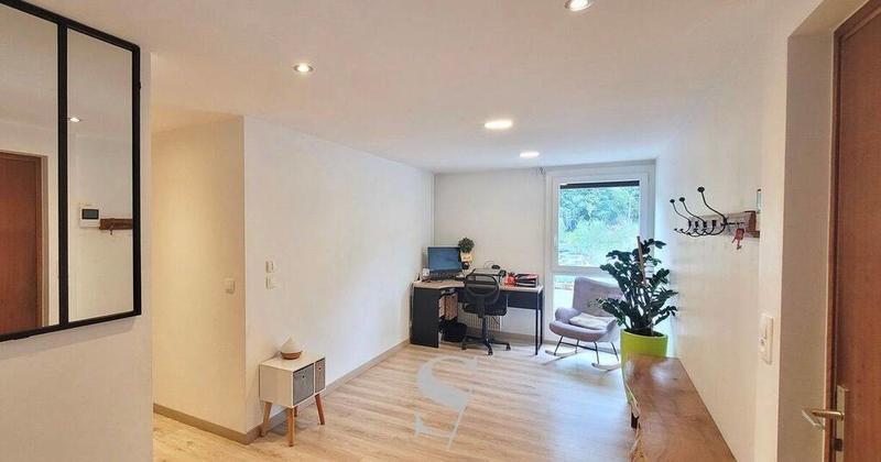 Appartement - 98 m² - 4 pièces