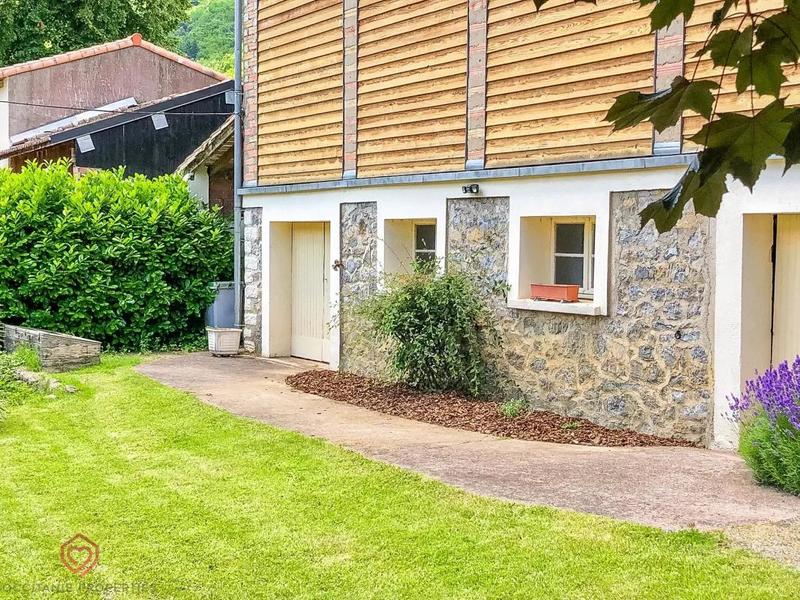 Propriété - 177 m² - 7 pièces