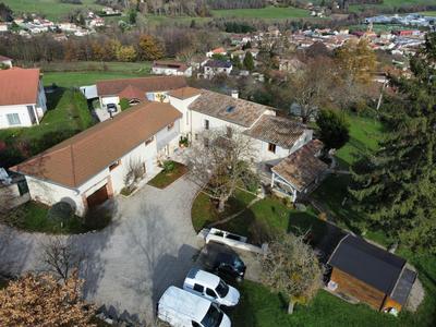 Longère - 345 m² - 8 pièces