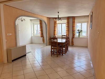 Maison - 185 m² - 7 pièces