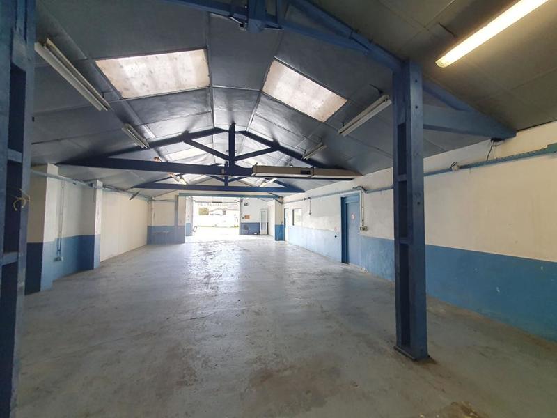 Local d'activité / Entrepôt - 415 m²