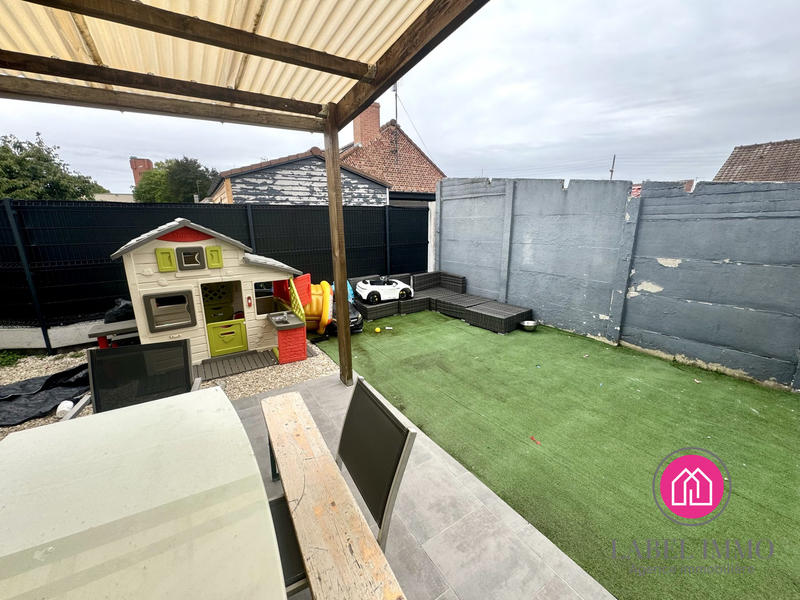 Maison - 90 m² - 5 pièces