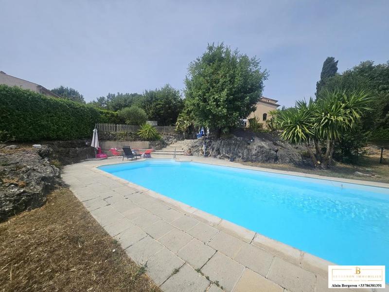 Maison traditionnelle - 157 m² - 6 pièces