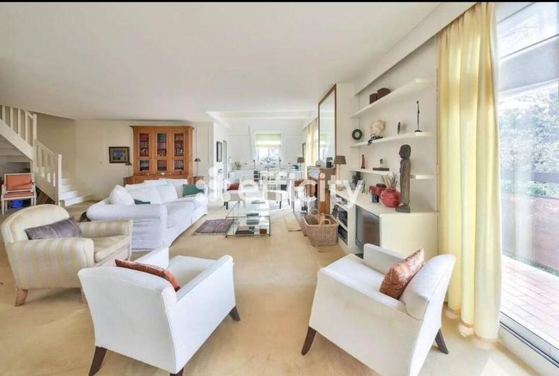 Appartement - 152 m² - 5 pièces