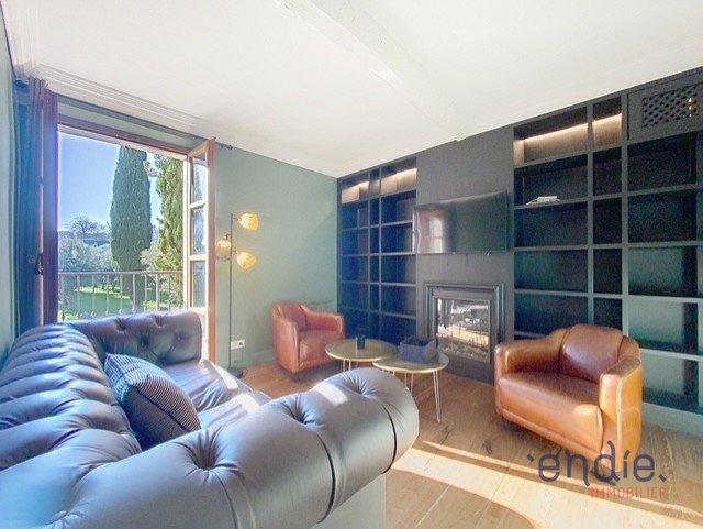 Maison - 258 m² - 7 pièces