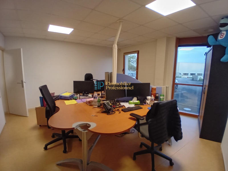 Bureau - 764 m² - 19 pièces