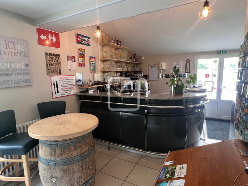 Maison - 418 m² - 20 pièces