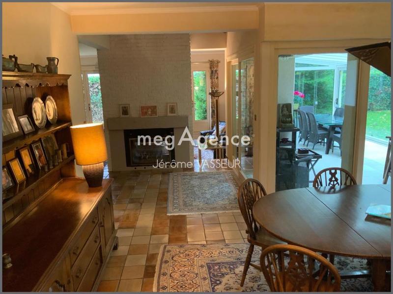 Maison - 224 m² - 7 pièces