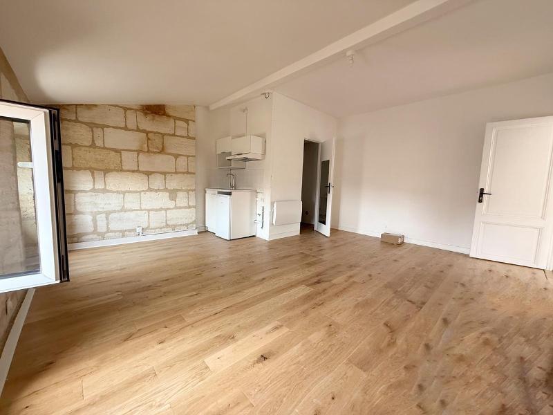 Studio - 24 m² - 1 pièce