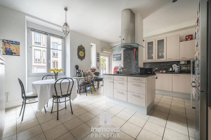 Appartement - 238 m² - 6 pièces