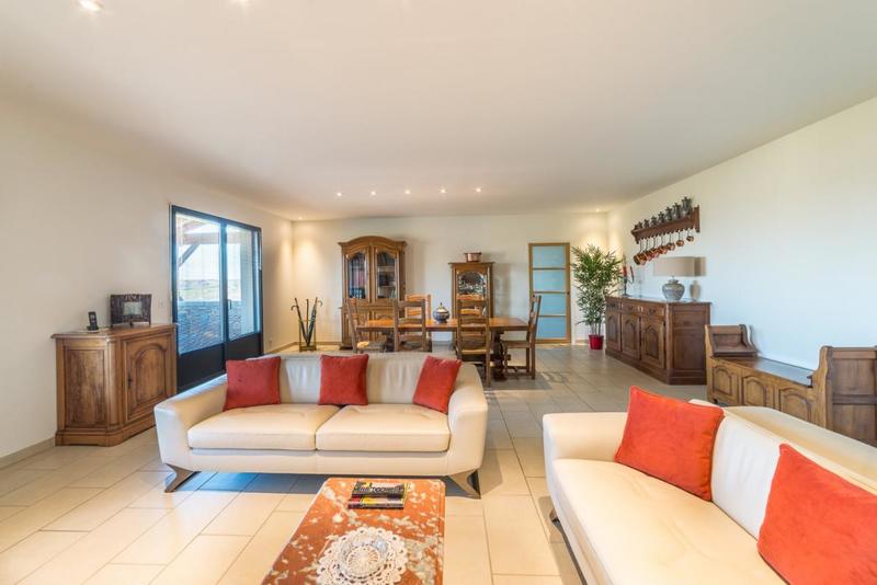 Maison d'architecte - 220 m² - 7 pièces