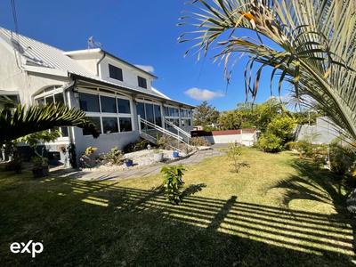 Maison - 310 m² - 8 pièces