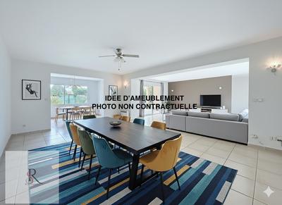 Maison - 213 m² - 7 pièces