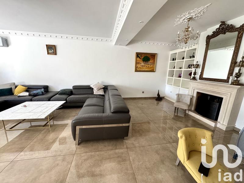 Maison - 327 m² - 11 pièces