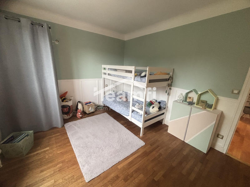 Maison - 255 m² - 7 pièces