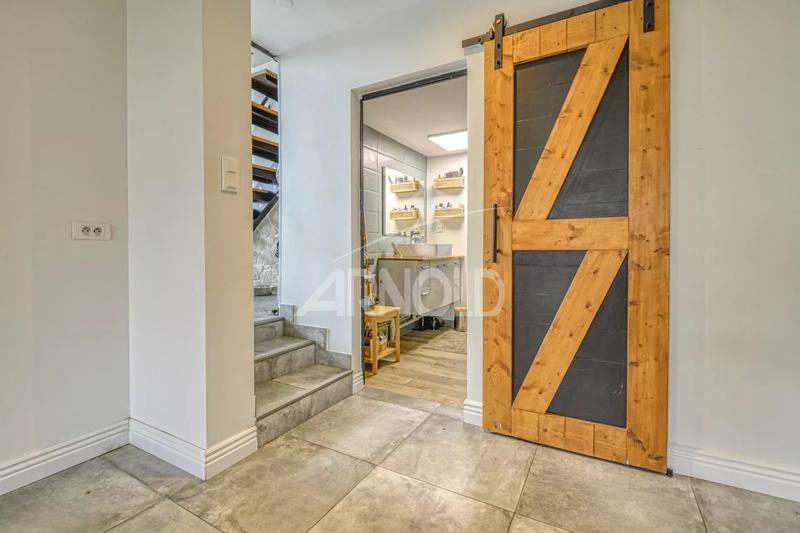 Maison - 220 m² - 9 pièces