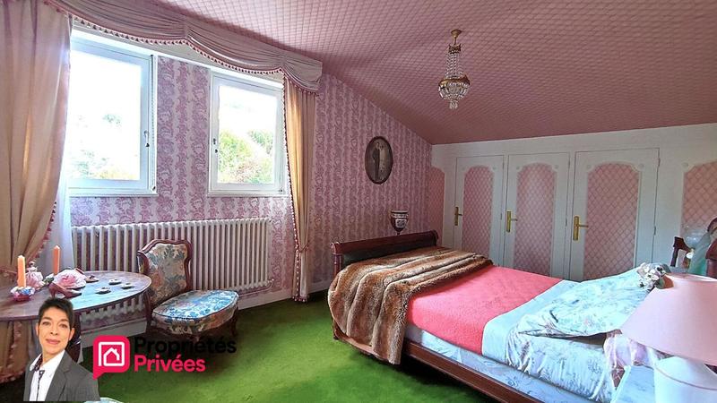 Maison - 218 m² - 8 pièces