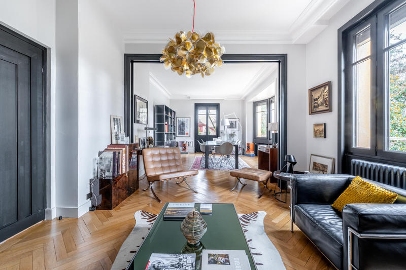 Propriété - 206 m² - 7 pièces