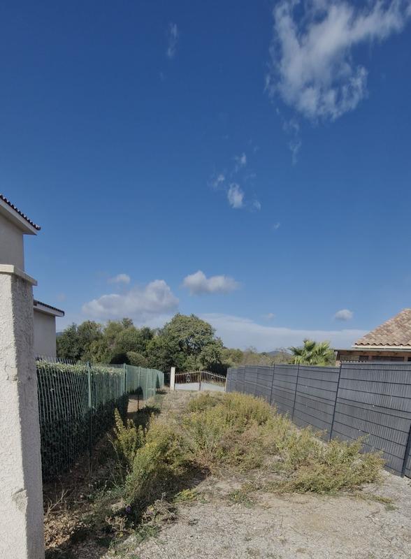 Terrain constructible - 783 m²