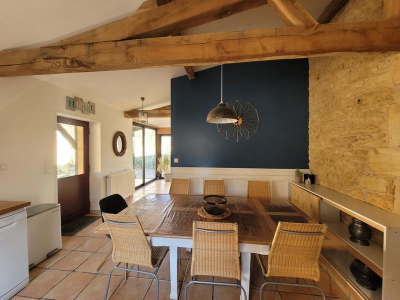 Propriété - 285 m² - 10 pièces