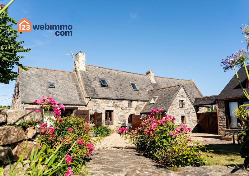 Maison - 295 m² - 15 pièces