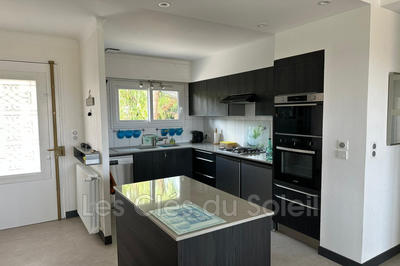 Villa - 180 m² - 9 pièces