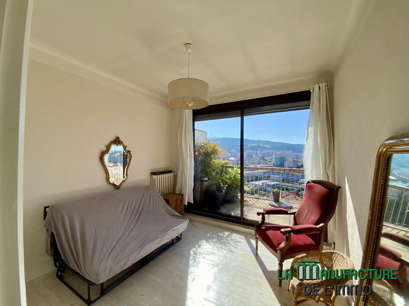 Appartement - 90 m² - 3 pièces