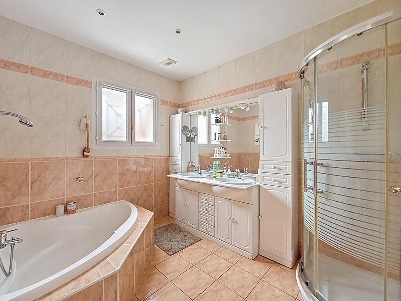 Villa - 140 m² - 5 pièces